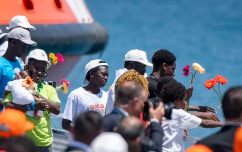 Vista del encuentro del papa León XIV con más de un millar de inmigrantes de África y América Latina en España.