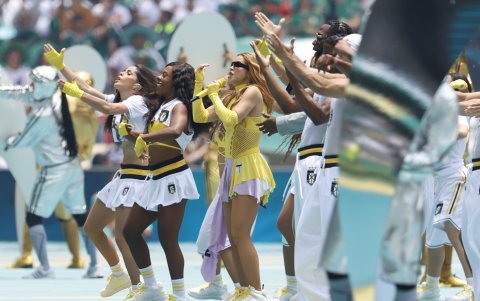 La cantante colombiana Shakira (c) en la inauguración del Mundial de la FIFA 2026 en el estadio Ciudad de México.