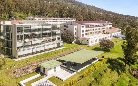La universidad ecuatoriana obtuvo reconocimientos globales en investigación, emprendimiento, innovación curricular y transformación educativa.
