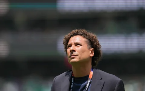 El arquero Memo Ochoa jugará su último Mundial  con México.