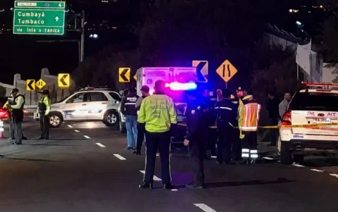 La Policía investiga el ataque armado que acabó con la vida del gerente financiero de la UDLA en la avenida Oswaldo Guayasamín.