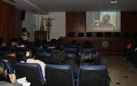 En el Cine Club de la UCSG se proyectan películas y documentales nacionales y extranjeros.