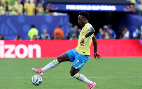 El caso de Vinicius y las preguntas en español generó polémica.
