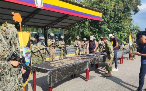 Militares incautaron armas y destruyeron maquinaria usada para financiar actividades ilícitas