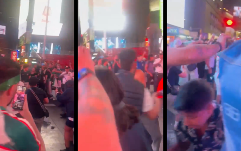 Hubo golpes entre seguidores de Argentina y Argelia en Times Square, en la previa del juego del Mundial 2026.