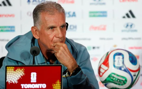 El seleccionador de Ghana, Carlos Queiroz, habla en una rueda de prensa del Mundial 2026.
