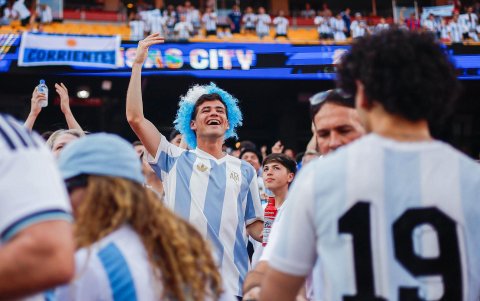 Hinchada de Argentina en el partido contra Argelia, en el Mundial 2026.