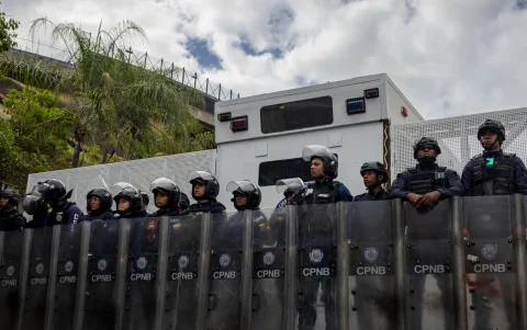 Un escuadrón de policías fue captado el pasado 3 de junio de 2026, al custodiar una de las entradas de El Helicoide,.
