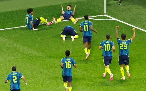 El delantero colombiano Díaz fue la gran figura del partido al aportar una asistencia y un gol en el triunfo 3-1 de los cafeteros