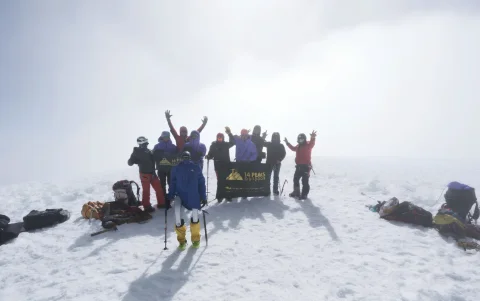 Equipo 'Triple Corona' en la cumbre del Chimborazo