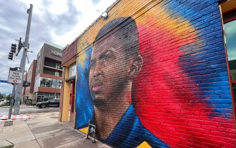El mural de William Pacho en Kansas es uno de los más visitados por los hinchas de la Tri.