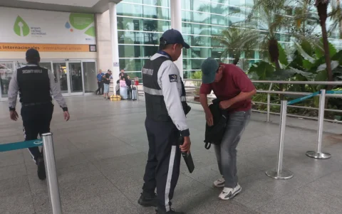 En el aeropuerto de Guayaquil reforzaron controles tras el asesinato registrado el miércoles 17 de junio.