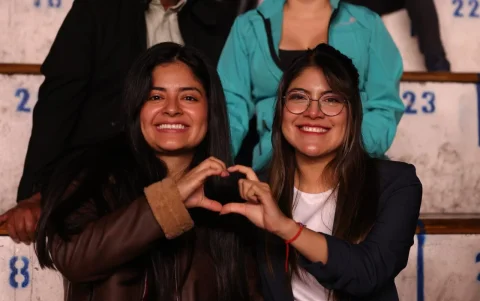 Fanáticos de todo Ecuador llegaron al Coliseo Rumiñahui para cantar, llorar y revivir historias de amor con las canciones de Sin Bandera.
