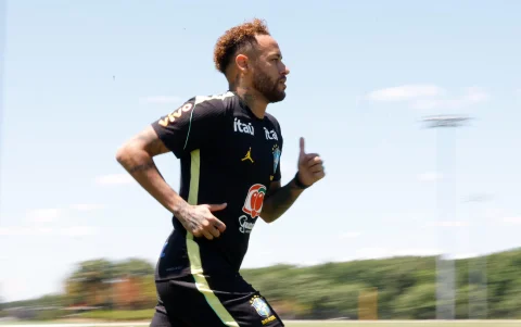 Neymar espera marcar presencia en la cancha en su cuarta Copa del Mundo.