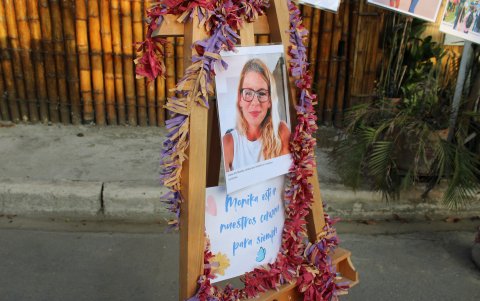 En Montañita los pobladores le dieron el último adios a Monika Silva