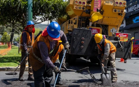 Referencial. Obras de rehabilitación en la Panamericana Norte generan restricción de carriles desde este 21 de junio en Quito.