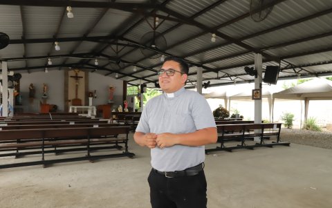 Capacidad. Frank Delgado dirige la parroquia Divino Niño, en Mucho Lote II.