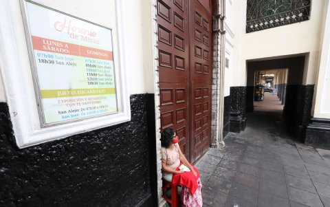 Ausencia. Aún se observan los horarios de las misas que se celebraban en la iglesia San José, que está cerrada.