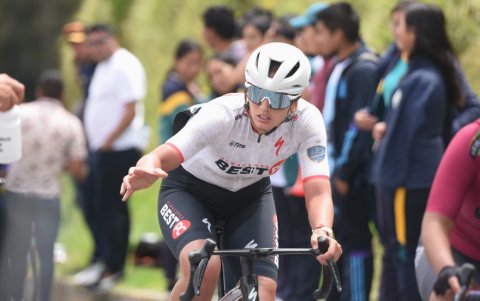Torres en el Nacional de Tulcán donde triunfo en la ruta y contrarreloj.