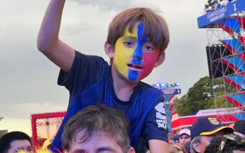 Familias, amigos y migrantes ecuatorianos se reunieron en Kansas City para acompañar a la Selección en un partido clave del Mundial 2026.