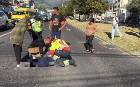 En la avenida Occidental, a la altura de la avenida Diego Vaca, en el norte, una persona fue atropellada este 22 de junio.