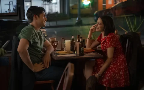 La película reúne a los protagonistas Zoey Deutch y Nick Robinson, quienes ya habían trabajado juntos en la cinta juvenil 'Before I Fall' de 2017