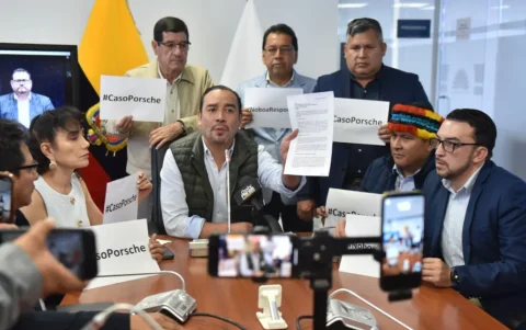 El caso Porsche legó a la Asamblea por intermedio del entonces jefe de la bancada correísta Juan Andrés González.