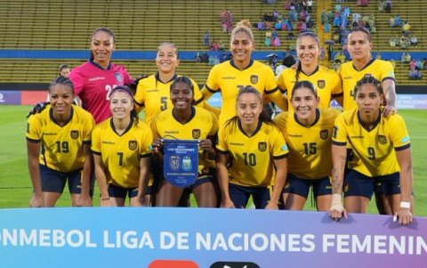 La selección nacional con Gigi en su última competencia de la Liga de Naciones donde clasificaron al repechaje.