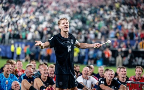 Odegaard lideró la celebración de la Selección de Noruega.