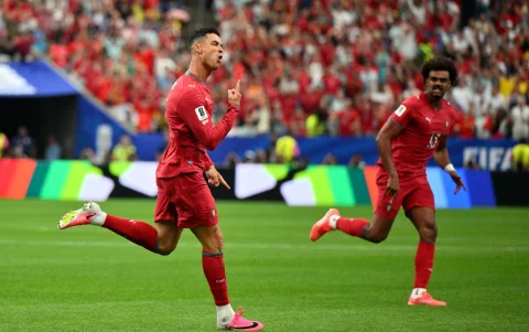 Cristiano Ronaldo abrió la cuenta ante el seleccionado de Uzbekistán.