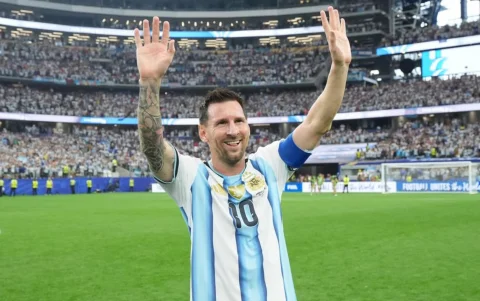 Nacido en Rosario en 1987, Lionel Messi continúa ampliando su legado deportivo.
