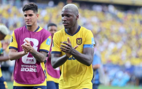 Moisés Caicedo y Piero Hincapié (i) no estuvieron convocados en la gira asiática por lesión.