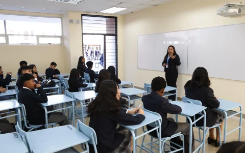 Bajo la administración del Municipio de Quito están 20 unidades educativas, con más de 25.000 estudiantes.