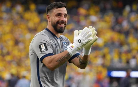 Mundial 2026: Hernán Galíndez, golero de Ecuador, contento por el pase a 16avos de final.