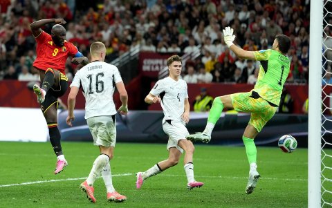 Mundial 2026: Bélgica, de Romelu Lukaku (izq.), vapuleó a Nueva Zelanda.