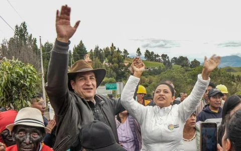 Alexandro Tonello es el viceprefecto de la prefecta de Pichincha, Paola Pabón (d).