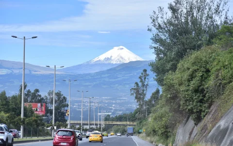 En la actualidad, el volcán Cotopaxi presenta una actividad normal.