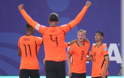 Jugadores de Países Bajos celebran un gol de Jan-Paul Van Hecke (2-d), en un partido del grupo F del Mundial de la FIFA 2026i