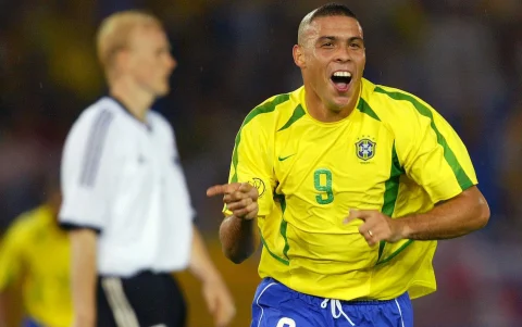 Brasil levantó la Copa del Mundo en 2002, por quinta vez en la historia. Ronaldo fue la figura.