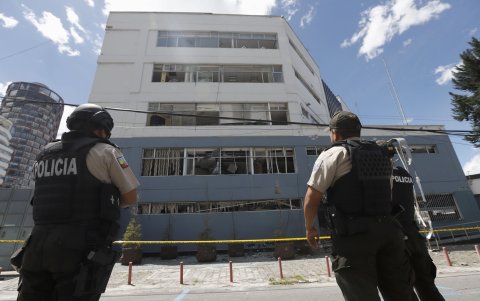 Infraestructura de ARCOM y el MAG presenta daños luego de los atentados ocurridos en La Pradera, Quito.