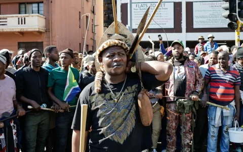 Manifestantes lanzaron un ultimátum exigiendo que los extranjeros abandonaran Sudáfrica antes del 30 de junio.