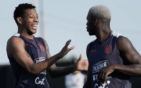 Gonzalo Plata y Moisés Caicedo en el entrenamiento de Ecuador en el Mundial 2026.