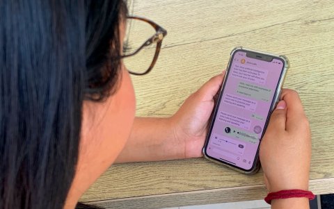 La combinación entre metodología pedagógica e inteligencia artificial busca que los estudiantes desarrollen confianza para comunicarse en inglés.