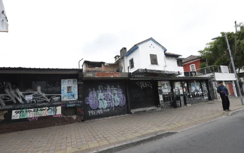 Deterioro. En otros predios, en cambio, los retiros están desvirtuados y vandalizados.