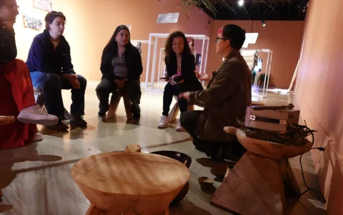 Desde la Báscula Poética hasta las exposiciones y los recorridos patrimoniales, el CAC ofrece experiencias para descubrir la historia de Quito.