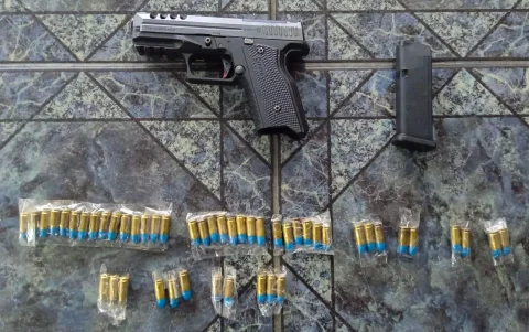 El operativo dejó armas, explosivos, municiones y droga incautadas en Machala.