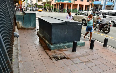 Alrededores son usados como baños públicos generando insalubridad y malestar.