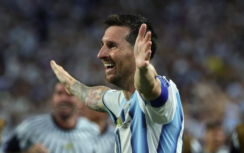Lionel Messi festeja la sufrida victoria ante Cabo Verde.