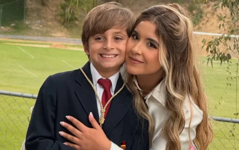 Lucas Gámez junto a su madre, Blancalida Martínez, en una fotografía familiar compartida antes de la tragedia.
