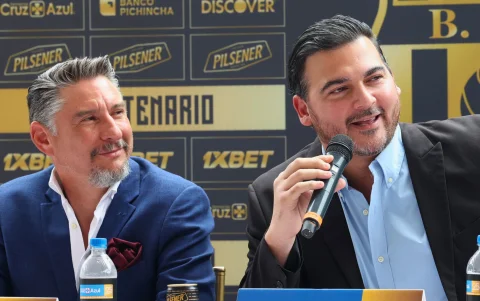 Miguel Montalvo (izq.) y Antonio Álvarez, dirigentes de Barcelona SC.
